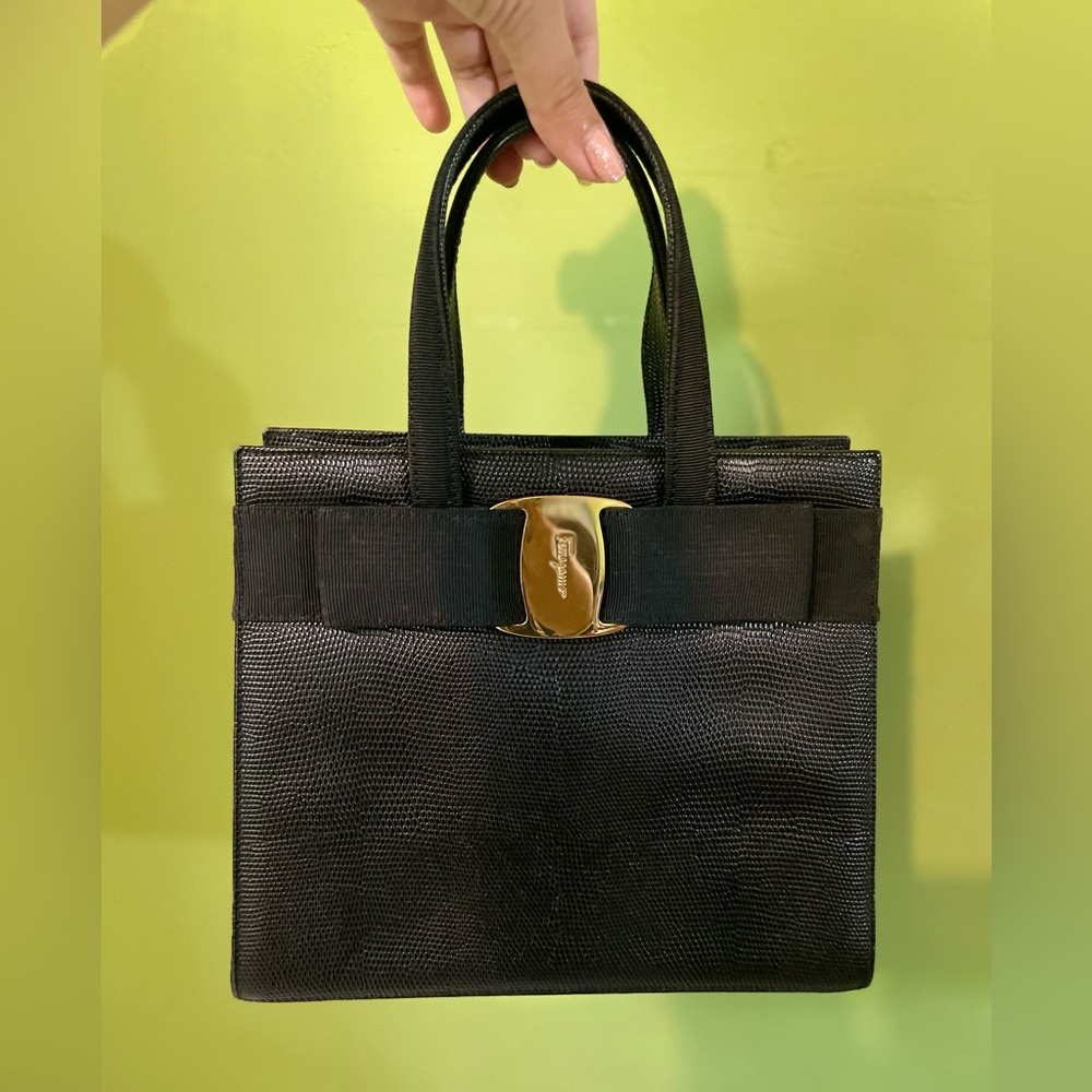 Salvatore Ferragamo Black Vara Tote Bag With Strap 🖤
